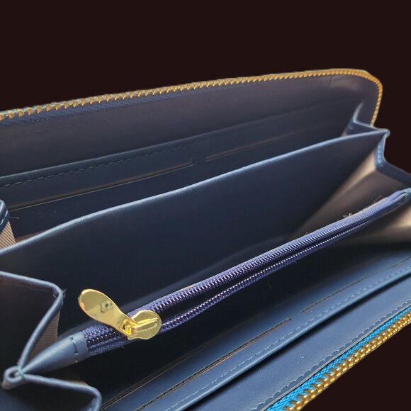 Raised Crocodile Embossed Leather Zipper Wallet Clutch Wristlet Card Holder - Picture 5 of 6